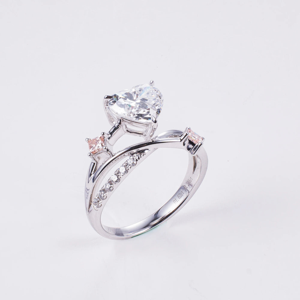 Elegant Heart VVS Lab Diamond Ring, 18K Gold, IGI Certified
