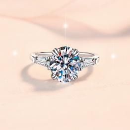 Round Solitaire Baguette Setting Moissanite Ring in 925 Silver