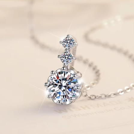 925 Sterling Silver Moissanite Three-Flower Drop Pendant