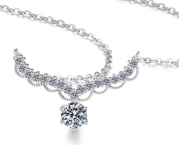 925 Sterling Silver Moissanite Garland Solitaire Necklace