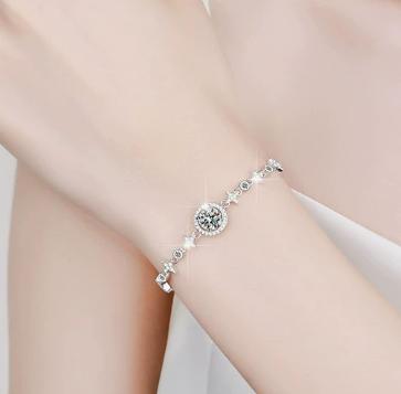 925 Sterling Silver Moissanite Round Solitaire Station Bracelet