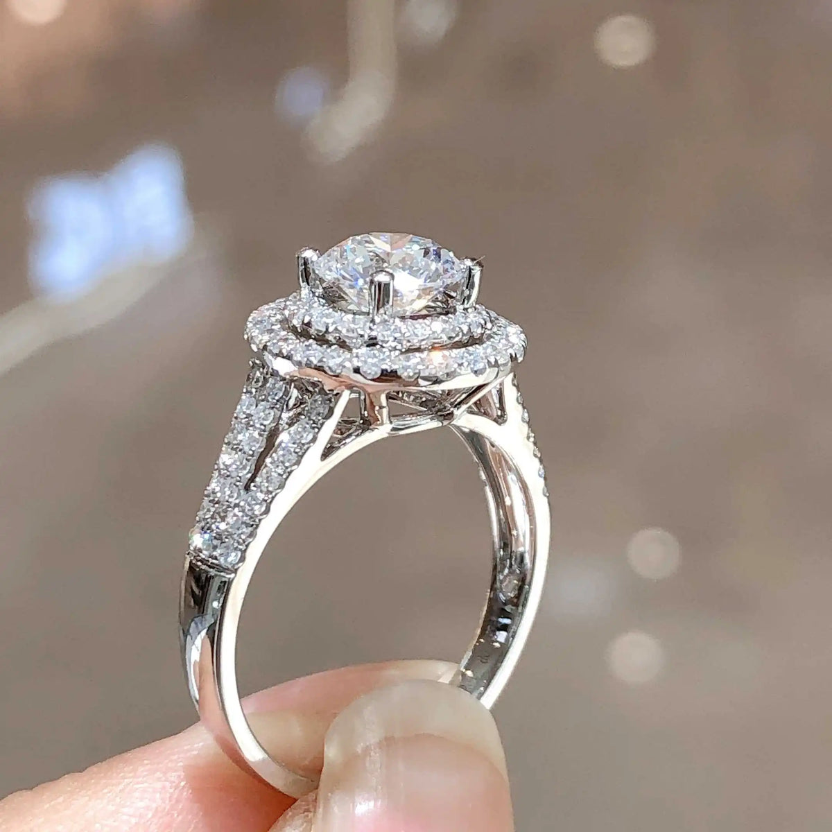 1.6ct Round VVS Lab Diamond Ring, 18K Gold, IGI Certified