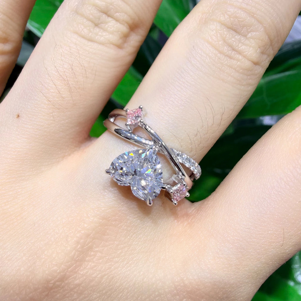 Elegant Heart VVS Lab Diamond Ring, 18K Gold, IGI Certified