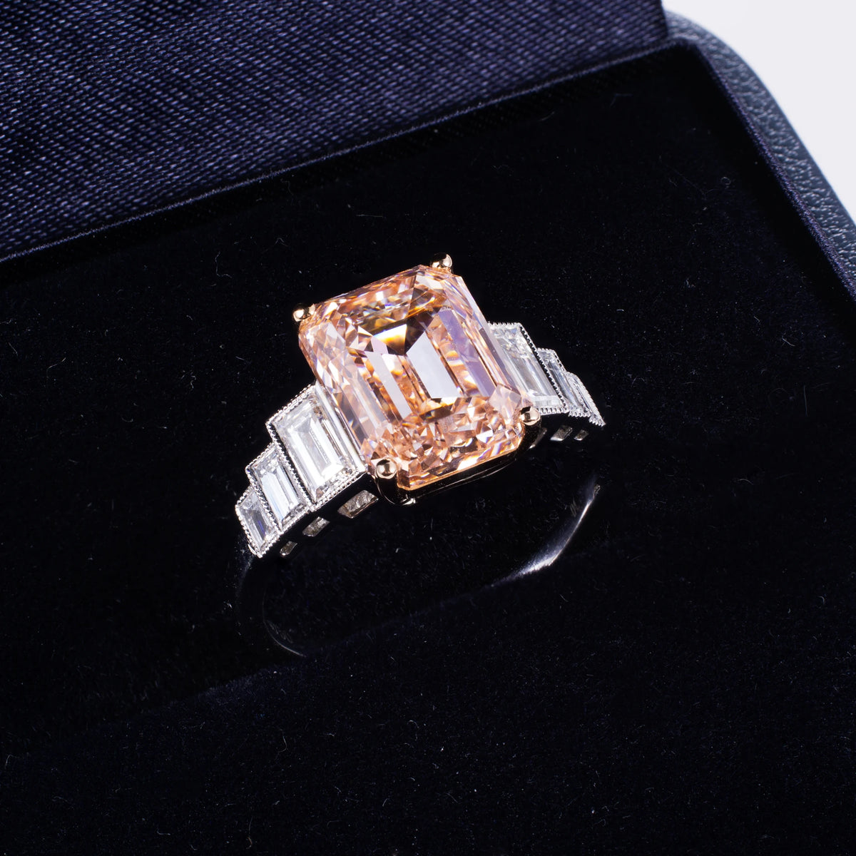 Luxury Emerald VVS Fancy Lab Diamond Ring, 18K Gold, IGI Certified