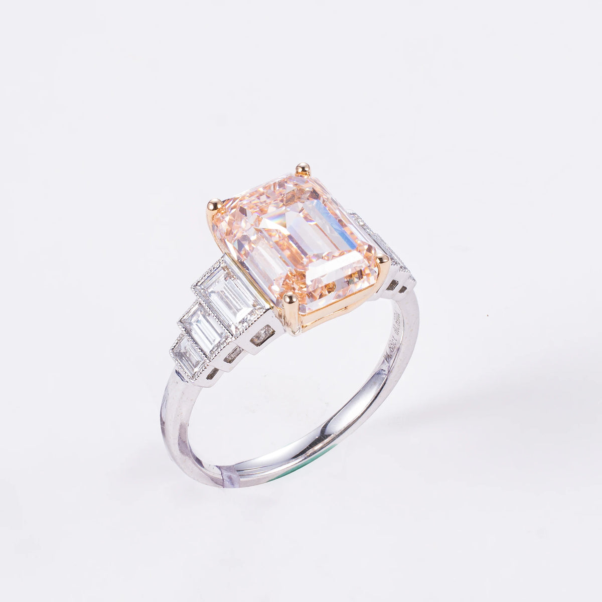 Luxury Emerald VVS Fancy Lab Diamond Ring, 18K Gold, IGI Certified
