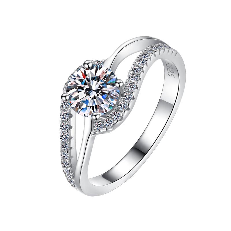 Oval Solitaire Split Shank Moissanite Ring in 925 Sterling Silver