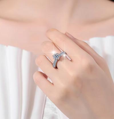 Round Solitaire Petal Side Stone Moissanite Ring in 925 Silver