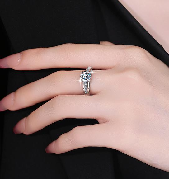 Round Solitaire Split Pavé Band Moissanite Ring in 925 Sterling Silver