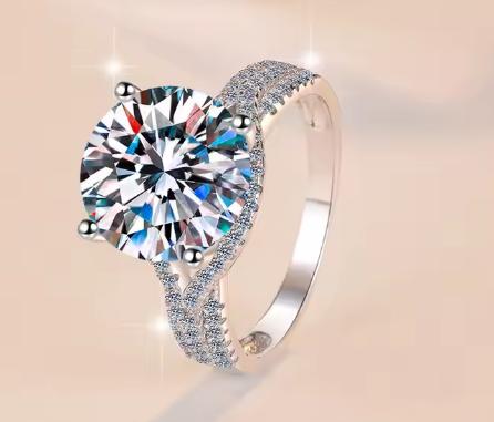 Round Solitaire Tapered Pavé Moissanite Ring in 925 Sterling Silver
