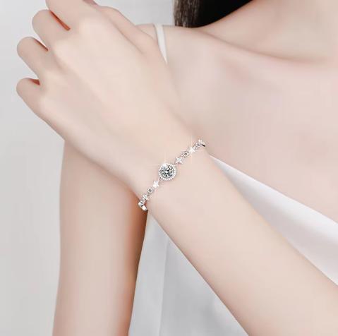 Sterling Silver Moissanite Round Solitaire Pavé Chain Bracelet, detail view 3