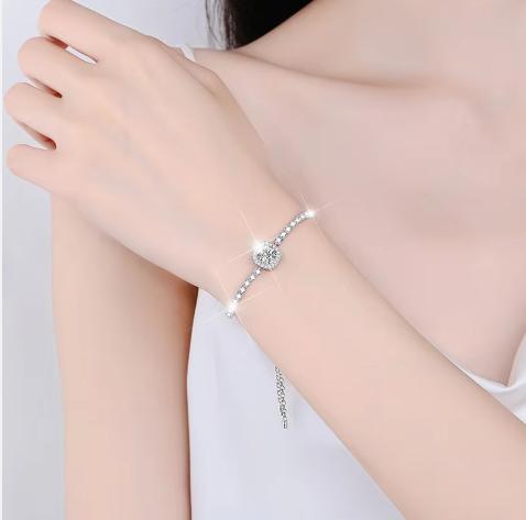 Sterling Silver Moissanite Round Bezel Chain Bracelet, detail view 3