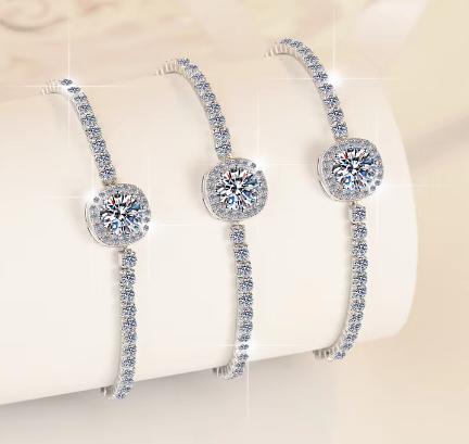 925 Sterling Silver Moissanite Round Bezel Chain Bracelet