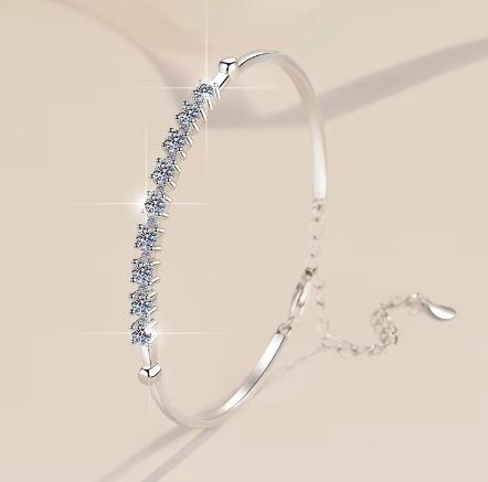 Sterling Silver Moissanite Straight Bar Tennis Bracelet, detail view 1