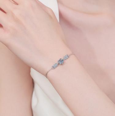 Sterling Silver Moissanite Square Solitaire Leaf Bracelet, detail view 3