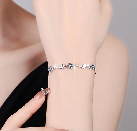 Sterling Silver Moissanite Three Flower Marquise Link Bracelet, detail view 3